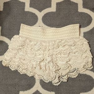 Fun fit lace shorts